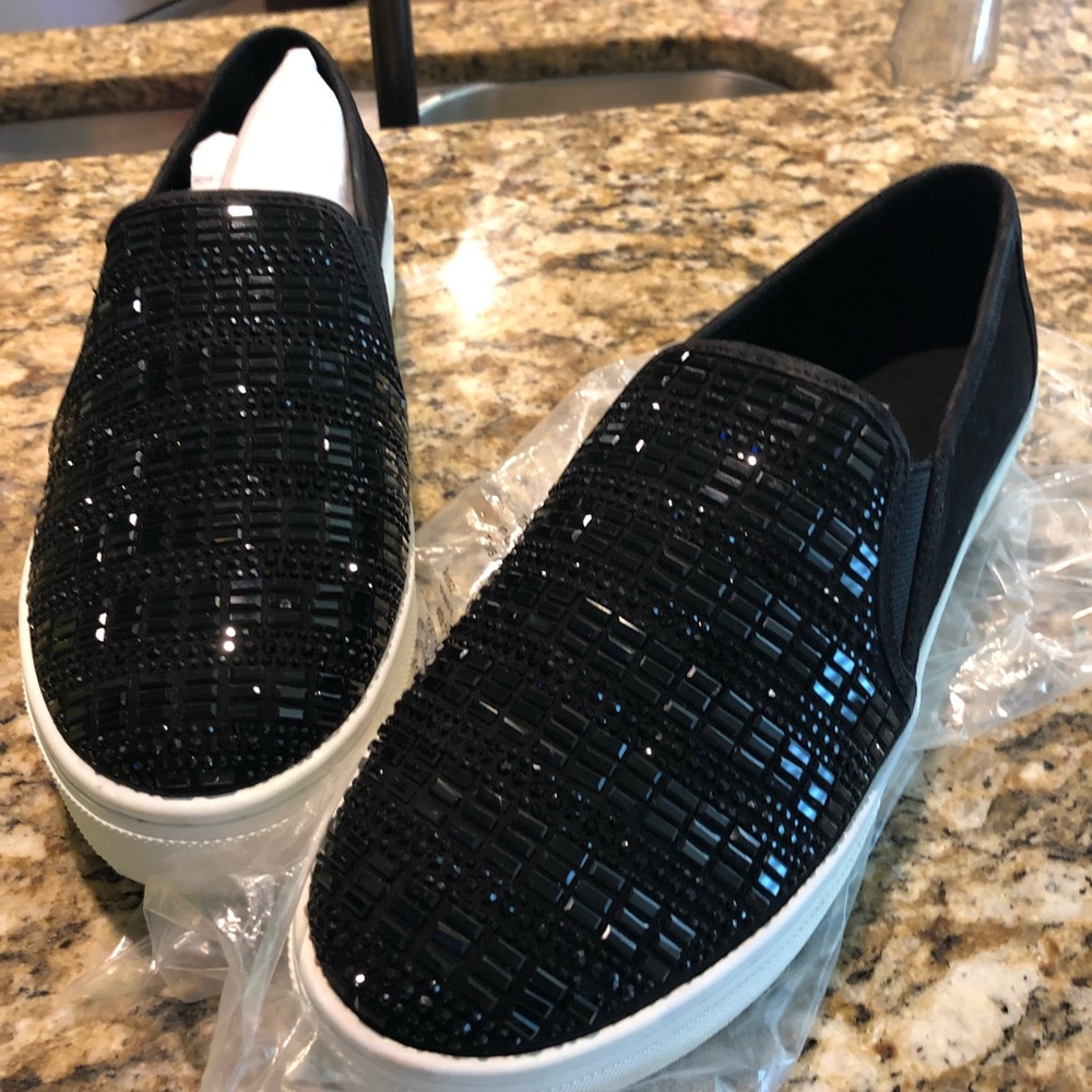 Gianni Bini black slip on shoes
